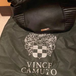Vince Camino black shoulder bag. Large. Genuine leather with rear suede panel